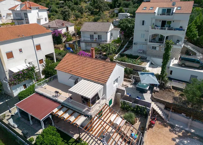 Treno, Luxurious Apartment With Jacuzzi And Sea-View
