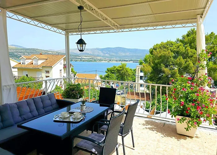 Treno, Luxurious Apartment With Jacuzzi And Sea-View