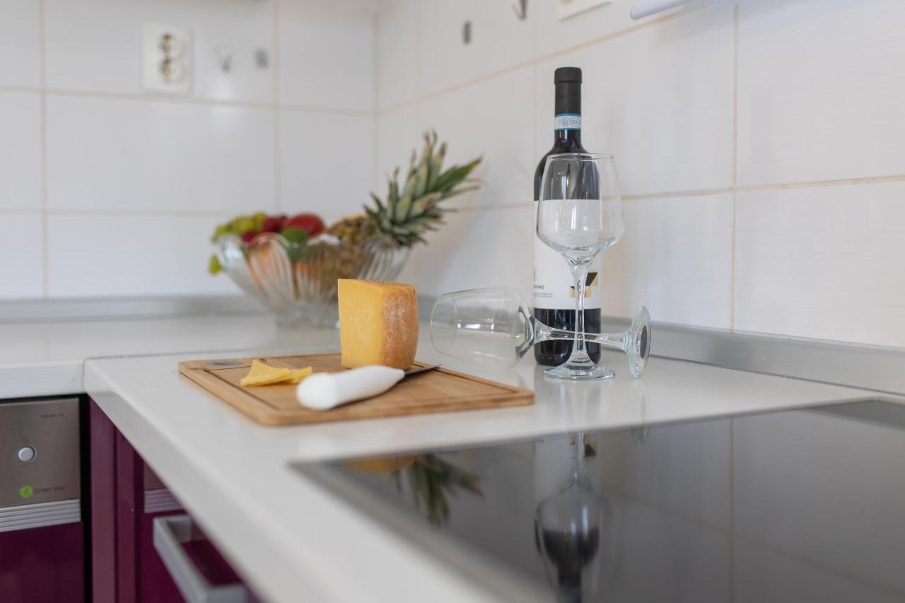 Treno, Luxurious With Jacuzzi And Sea-view Apartament