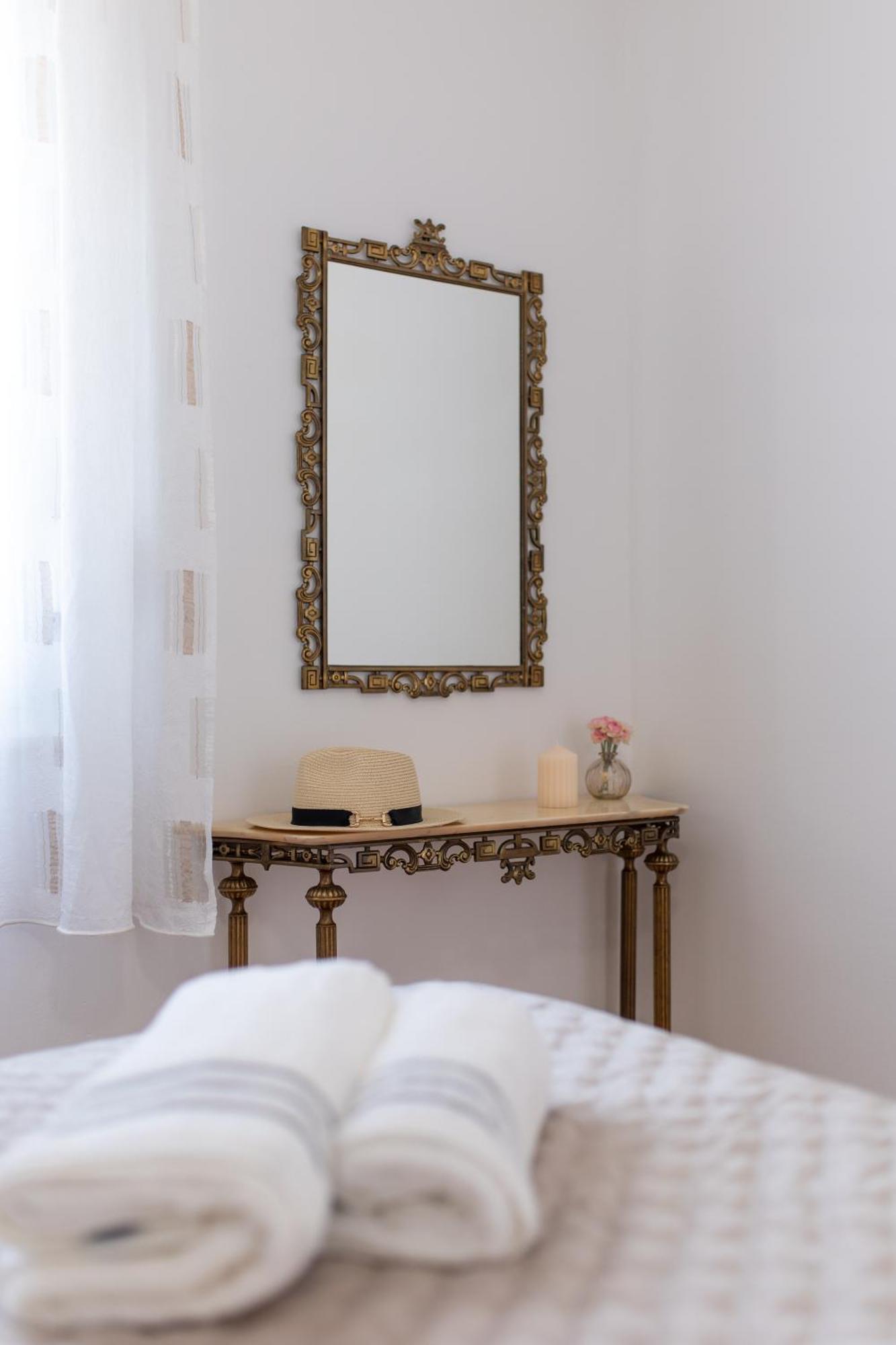 Treno, Luxurious With Jacuzzi And Sea-view Apartament Trogir
