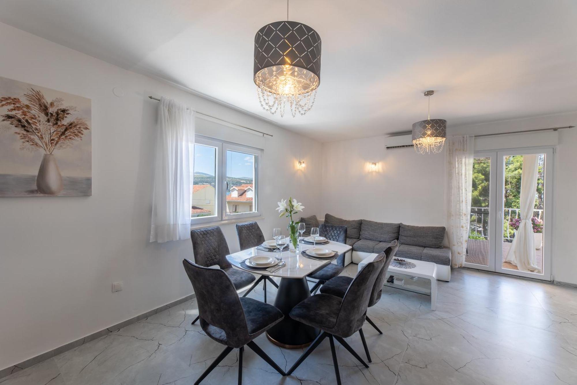 Apartament Treno, Luxurious With Jacuzzi And Sea-view Trogir