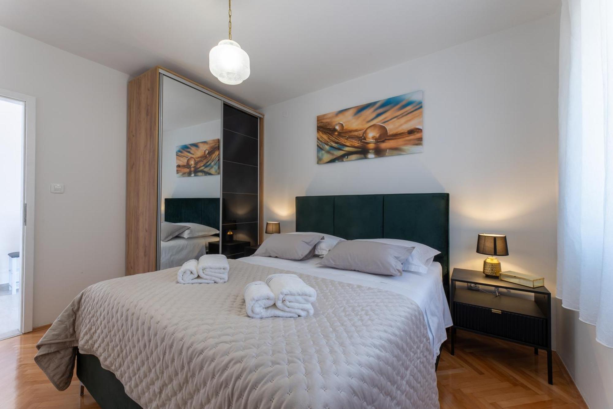 Apartament Treno, Luxurious With Jacuzzi And Sea-view *