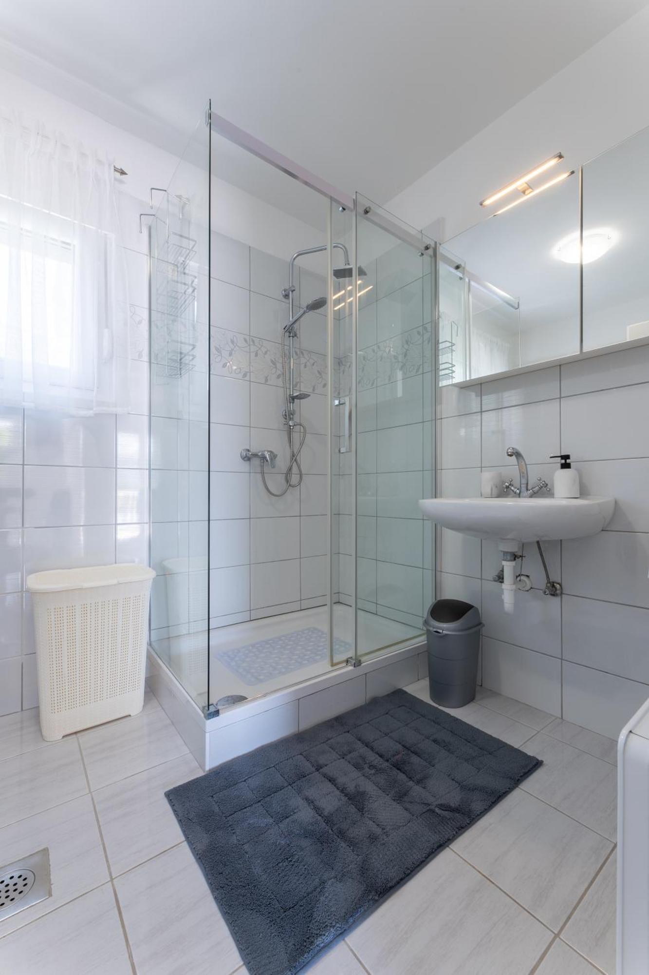 Treno, Luxurious With Jacuzzi And Sea-view Apartament *