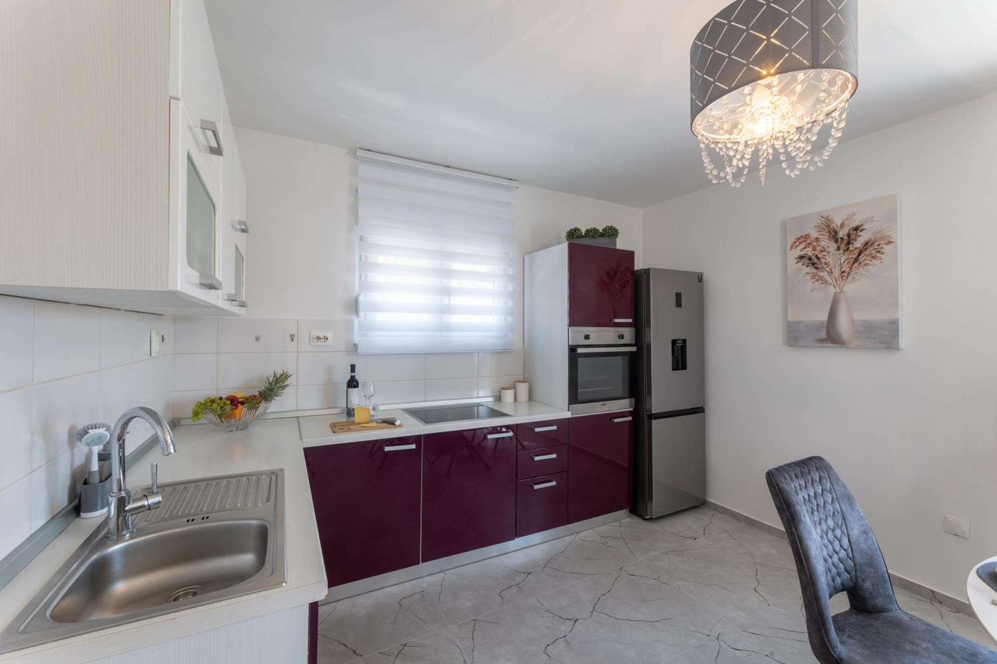 Treno, Luxurious With Jacuzzi And Sea-view Apartment