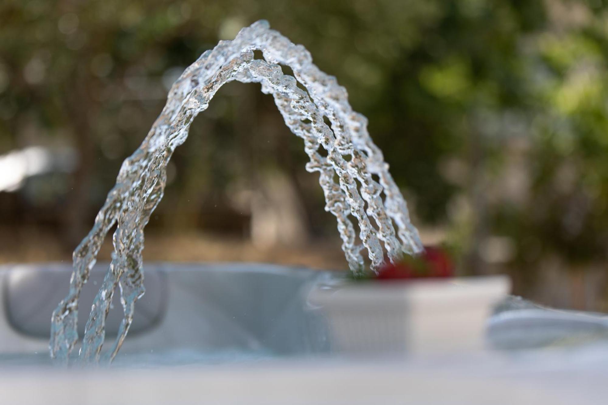 Treno, Luxurious With Jacuzzi And Sea-view Apartament