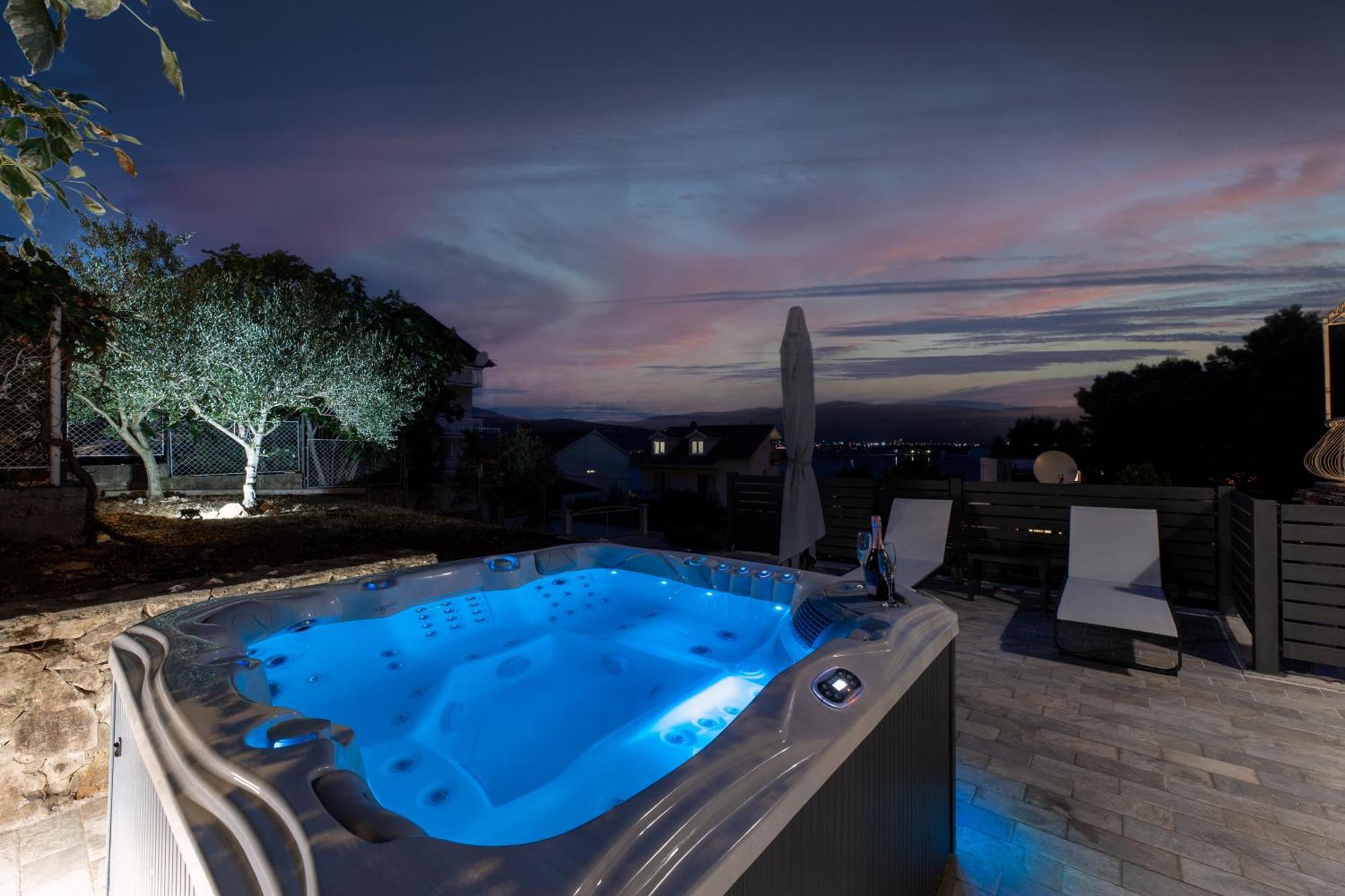 Treno, Luxurious With Jacuzzi And Sea-view Apartman