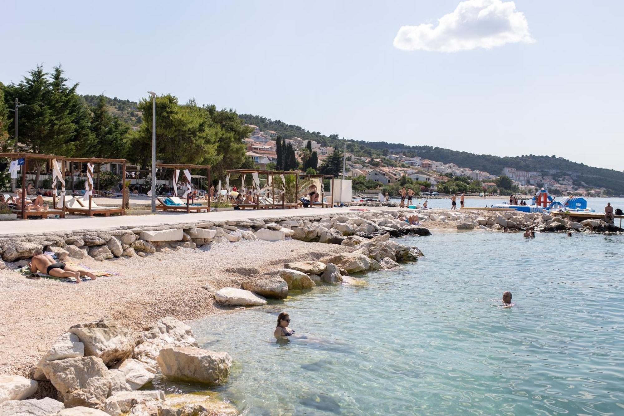 Appartamento Treno, Luxurious With Jacuzzi And Sea-view *